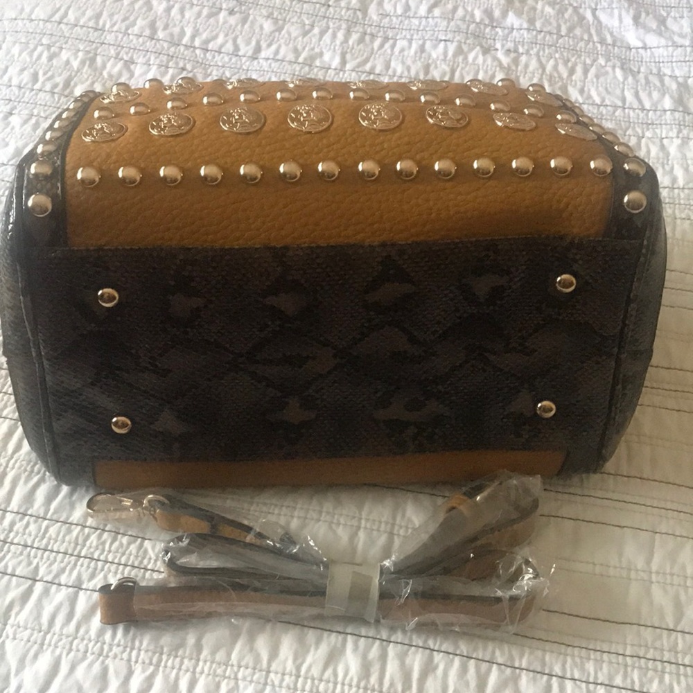 Bag - Picture 2 of 5